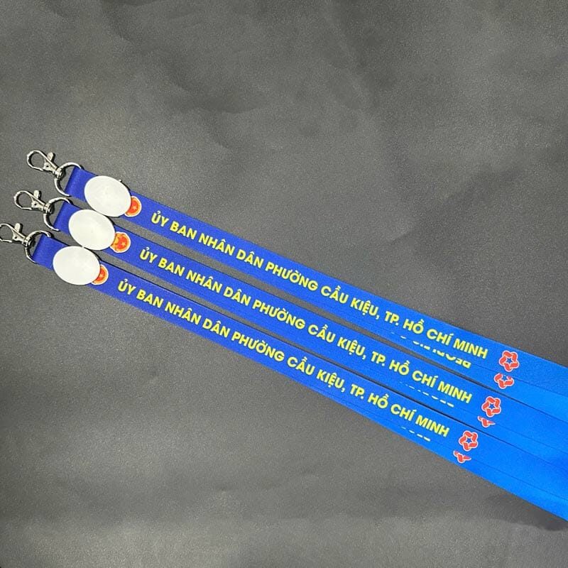 Dây đeo thẻ tên mới cho UBND, phường sau đổi tên